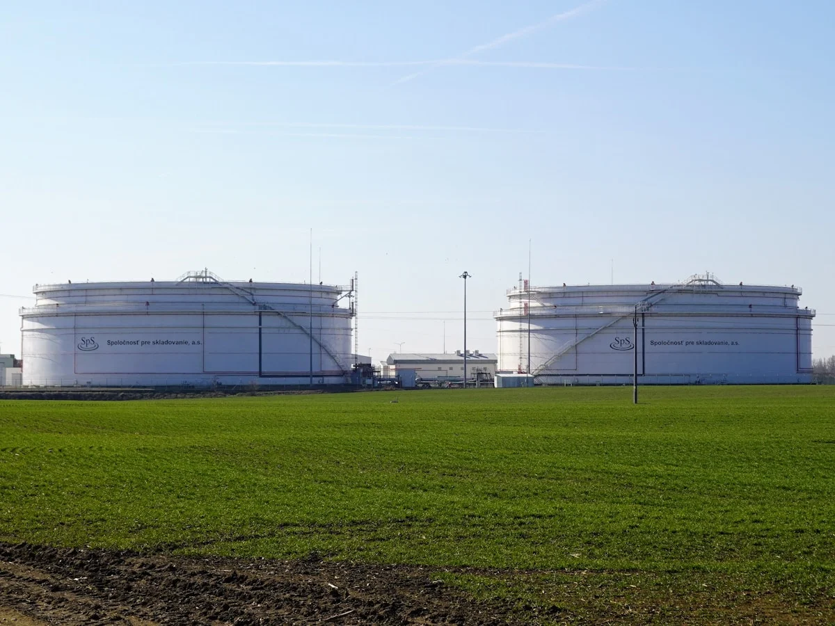 Large-scale fuel depot and distribution infrastructure